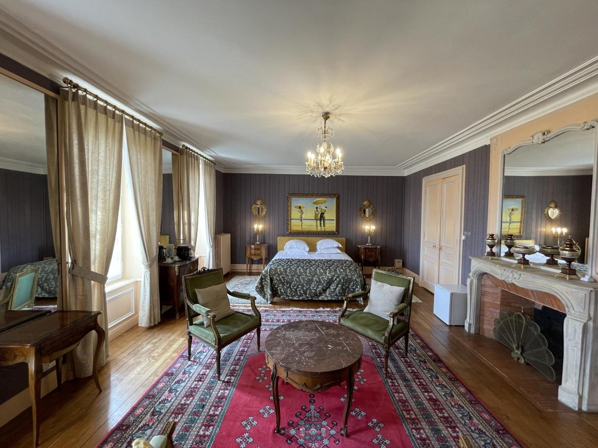 Chateau La Rametiere Plomb Номер фото